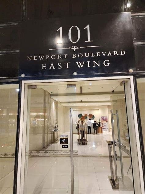 airport t3 newport condotel
